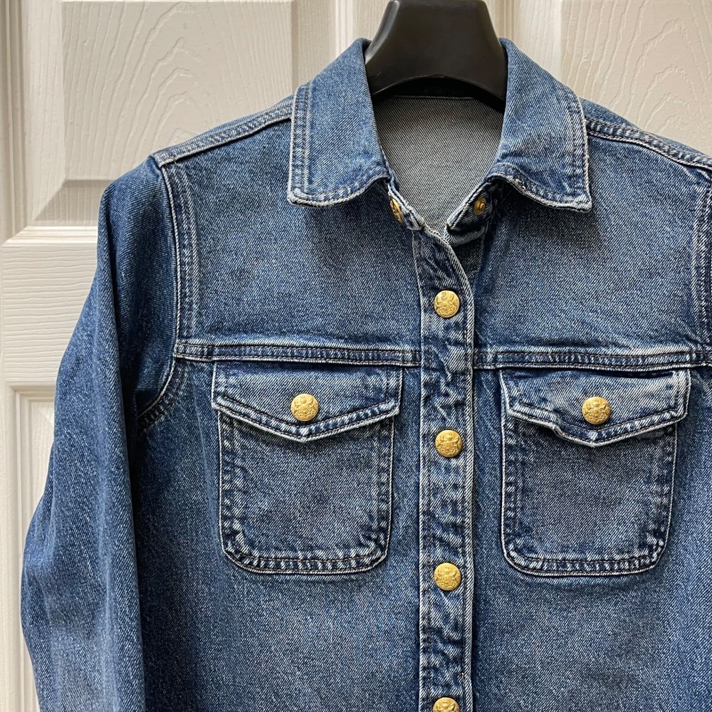 Express Women's Sz XS Relaxed Gold Button Denim‎ Shirt/Jacket Curved Hem